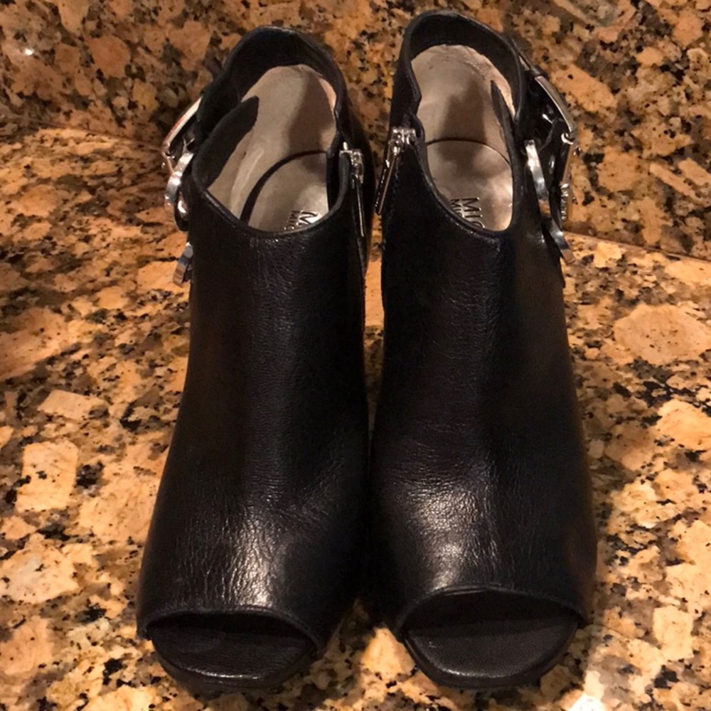 Michael Kors Cheyenne open-toe stiletto bootie in black leather - Picture 2 of 7